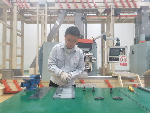 江西中煙廣豐卷煙廠 青年引領技術革新，學習賦能設備維修新篇章